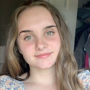 Meet your Posher, Caitlyn